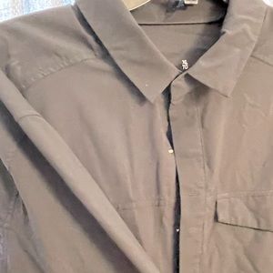 Black light weight long sleeve button shirt